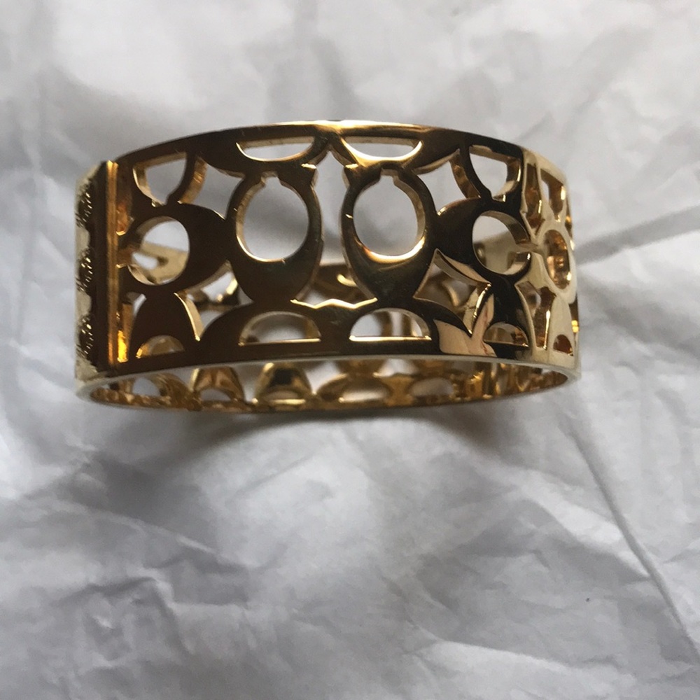 Can’t fit my hand through it.